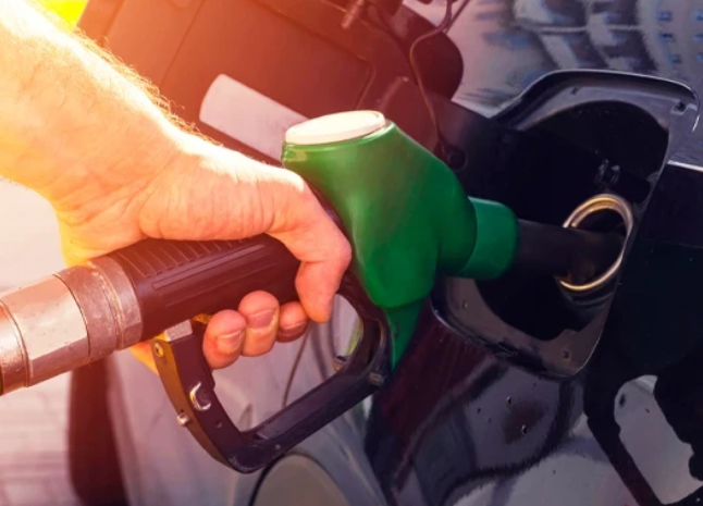 Almanya akaryakıtta geçici vergi indirimi kararı aldı